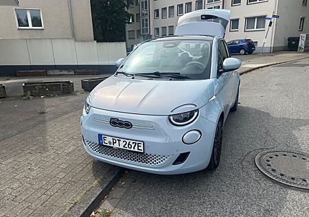 Fiat 500E "la Prima" 3+1 42 kWh La Prima
