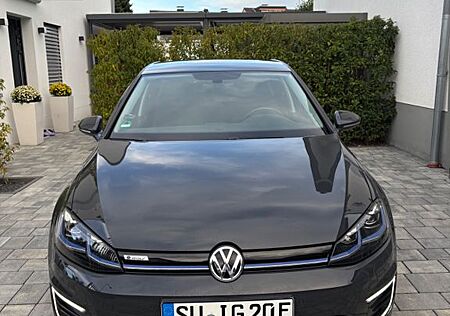 VW Golf Volkswagen e- Garantie ,Virtuell, Wärmepumpe, H&R