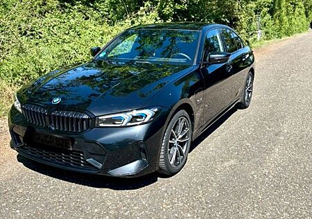 BMW 320e M Sport Automatik mit Garantie bis 12/2027