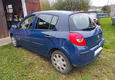 Renault Clio Authentique 1.2 16V 55kW Authentique