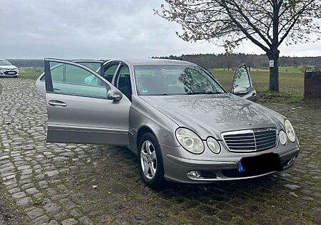 Mercedes-Benz E 200 Automatik AHK Sitzheizung Apple Carplay