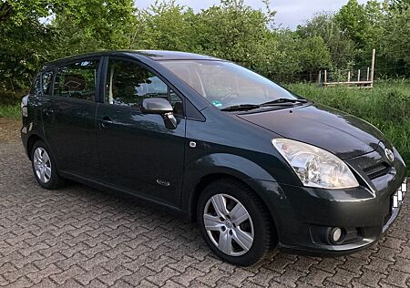 Toyota Corolla Verso 2.2-l-D-4D - noch 18 Monate TÜV