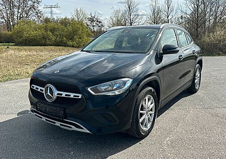 Mercedes-Benz GLA 180 GLA 180d Business Solution - Diesl