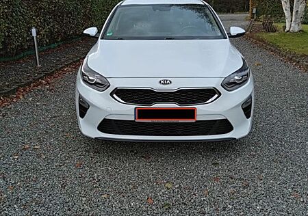 Kia Cee'd Ceed 1.5 DSG, LED, AHK