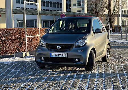 Smart ForTwo Cabrio Elektro mit JBL Soundanlage