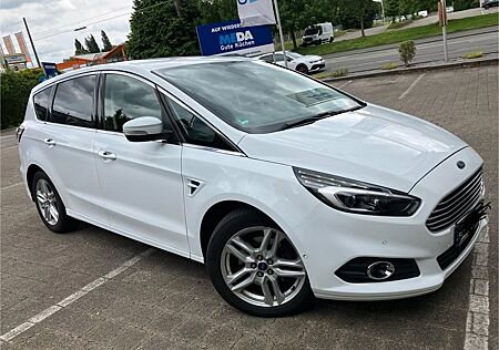 Ford S-Max 2,0 TDCi 110kW Titanium PowerShift Tit...