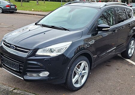 Ford Kuga 2,0 TDCi 110kW Keylesgo