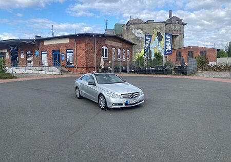 Mercedes-Benz E 350 Coupé CDI BlueEFFICIENCY AVANTG....