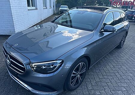 Mercedes-Benz E 220 d T 9G Avantgarde Pano LED Kamera Memory