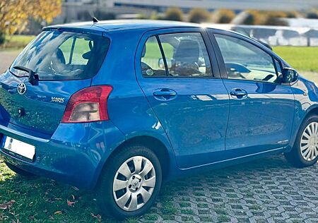 Toyota Yaris gebraucht kaufen Toyota Yaris Sol 1,0-l-VVT-i Sol