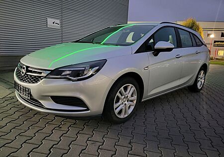 Opel Astra .1.6.CDTI. Sports Tourer. NAVI. PDC.