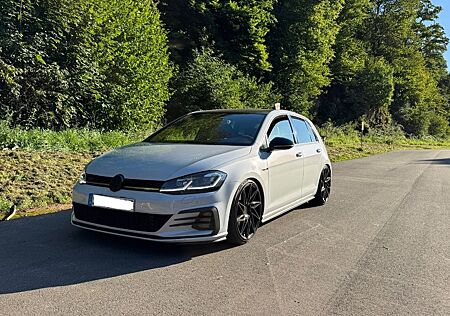 VW Golf Volkswagen 2.0 TDI DSG GTD