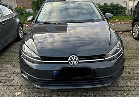 VW Golf Volkswagen 1.6 TDI Sound Sound