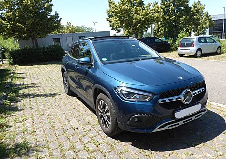 Mercedes-Benz GLA 250 e DCT -
