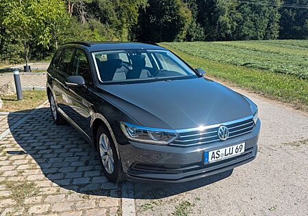 VW Passat Variant Volkswagen 1.6 TDI SCR DSG Trendline Var...
