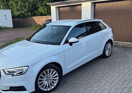 Audi A3 2.0 TDI S tronic - DSG - Virtual Cockpit