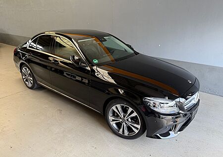 Mercedes-Benz C 200 d AUT LED DISTRONIC MEMORY COMAND R-KAMERA