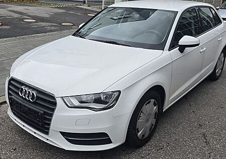 Audi A3 (Bj. 2016) - Nur 16.513 KM! - TÜV NEU