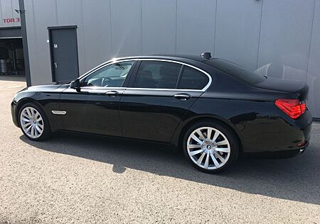 BMW 750ix *HEAD UP*KAMERA*VOLL*VOLL*VOLL