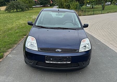 Ford Fiesta wenig KM! Neu Tüv