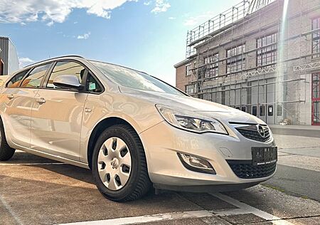 Opel Astra J Sports Tourer Design Edition