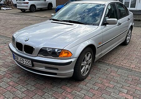 BMW 318i -