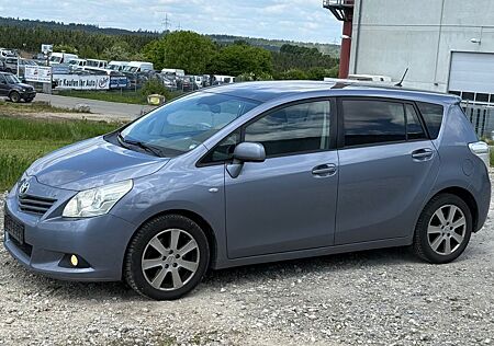 Toyota Verso 2.2 D-4D *AUTOMATIK*7.SITZER*EURO.5*PANO*