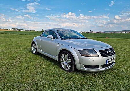 Audi TT Coupe 1.8T quattro 224 PS -