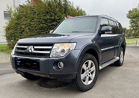 Mitsubishi Pajero 3,2 DI-D Intense Automatik Intense