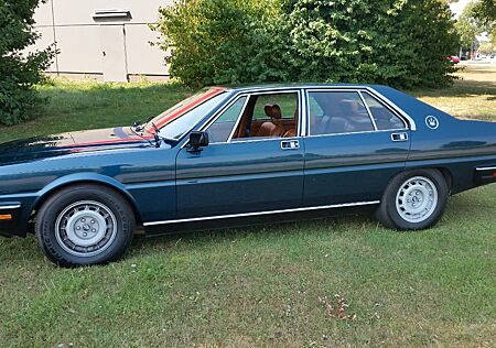 Maserati Quattroporte mit Schaltgetriebe und Stückzahl 49