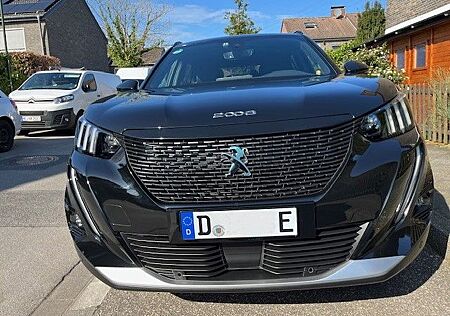 Peugeot 2008 Elektro 136PS GT schwarz