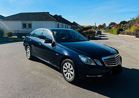 Mercedes-Benz E 350 CGI BlueEFFICIENCY/ Xenon/Kamera/ Navi