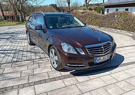 Mercedes-Benz 350 T 4Matic