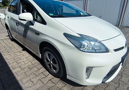 Toyota Prius 1.8-l-VVT-i Plug-in Life Life