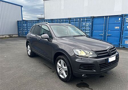 VW Touareg Volkswagen 3.0 V6 TDI Tiptr Exclusive BMT Terra...