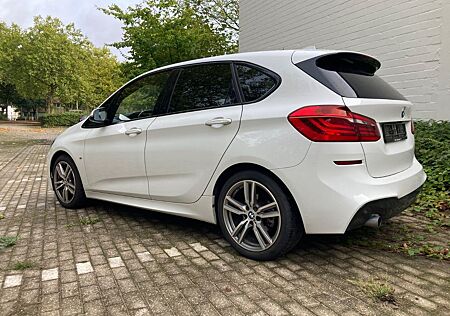BMW 218d Active Tourer M Sport & 8fach bereift, top