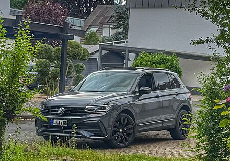 VW Tiguan Volkswagen 2.0 TDI DSG 4 R-Line/H&K/LEDER/PANO/MATRI