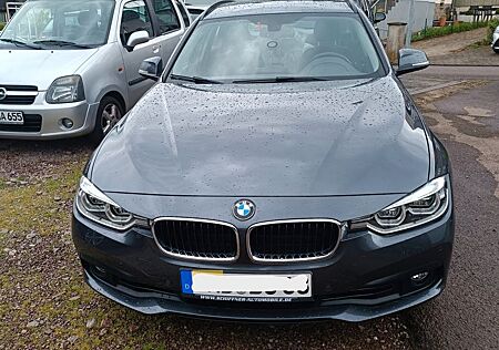 BMW 320 i Touring Advantage