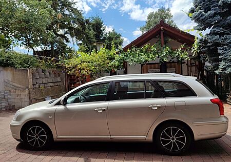 Toyota Avensis Sol 2,0-l-VVT-i Sol