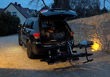 Jeep Grand Cherokee Overland 3.0 V6 M.-Jet 184kW ...