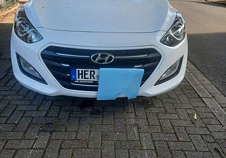 Hyundai i30 blue 1.6 CRDi 81kW Classic Classic