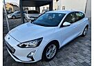 Ford Focus Lim. Cool & Connect/PDC/Navigation