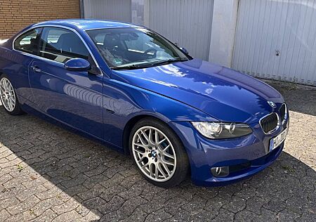 BMW 325i Coupé - AHK/Kamera/Xenon/Leder