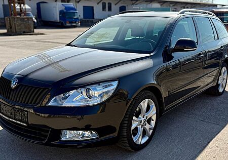 Skoda Octavia Combi Elegance*Schiebedach*Klimaaut*Navi
