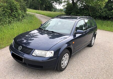 VW Passat Variant Volkswagen 1.6 Basis Basis