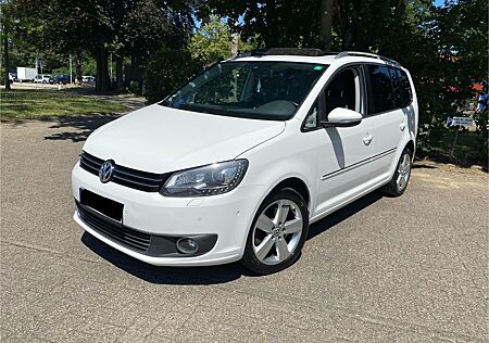VW Touran Volkswagen 2.0 TDI DSG Highline Sport Edition