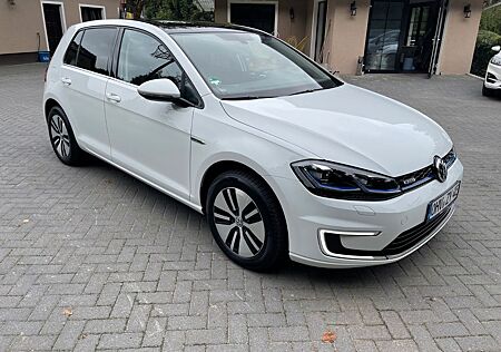 VW Golf Volkswagen e-