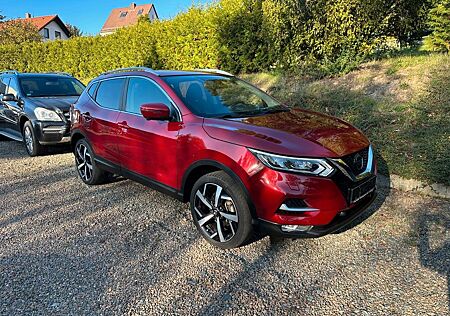 Nissan Qashqai 1.2 mit LED, Navi und Teilleder, TOP !