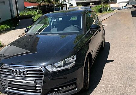 Audi A1 1.0 TFSI ultra - Shzg, wenig Kilometer