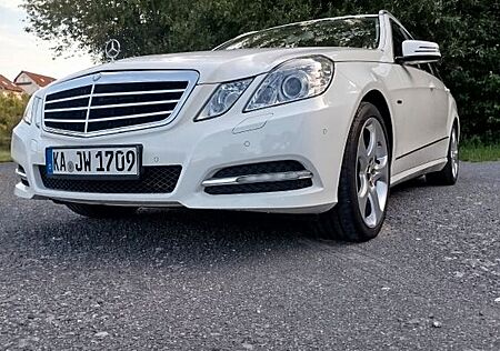 Mercedes-Benz E 200 T BlueEFFICIENCY AVANTGARDE AVANTGARDE